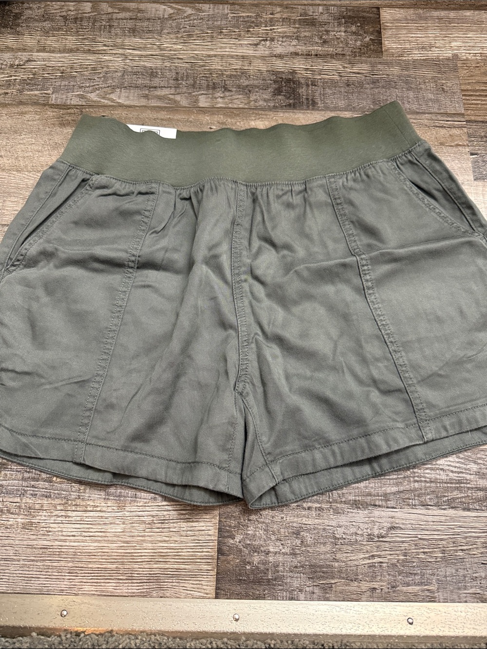 High-Rise Olive Green Pull-On Women's Shorts with Elastic Waist